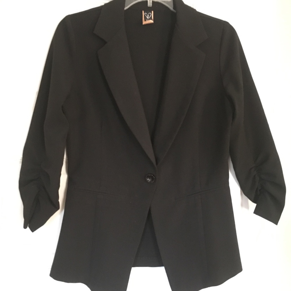 Black fitted blazer